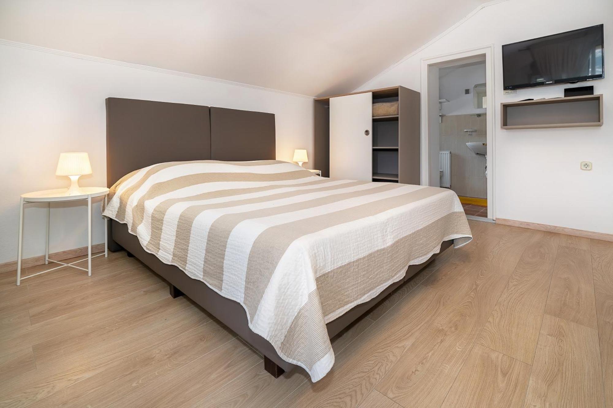 Studio Apartments Cavrak With Terrace Baska  Exterior photo